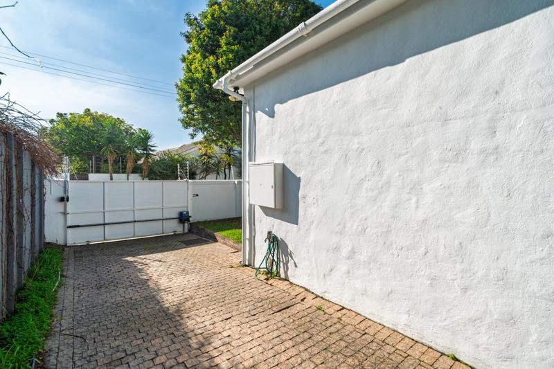 2 Bedroom Property for Sale in Harfield Village Western Cape